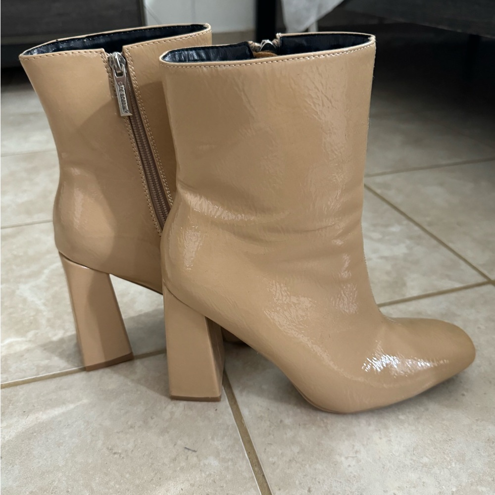 CREAM BOOTS Cape Robbin